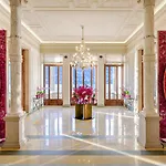 Mandarin Oriental, Di Hotel