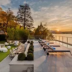 Hotel Mandarin Oriental, Di