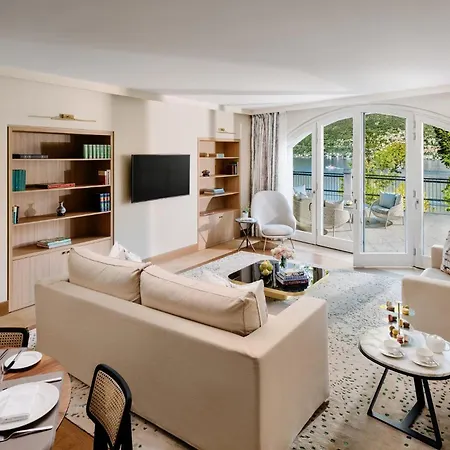 Hotel Mandarin Oriental, Di