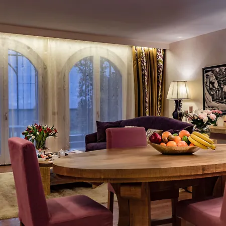 ホテル Mandarin Oriental, Di 5*