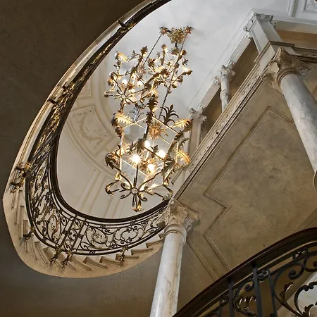 Mandarin Oriental, Di Отель