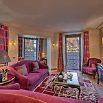 Szálloda Mandarin Oriental, Di 5*