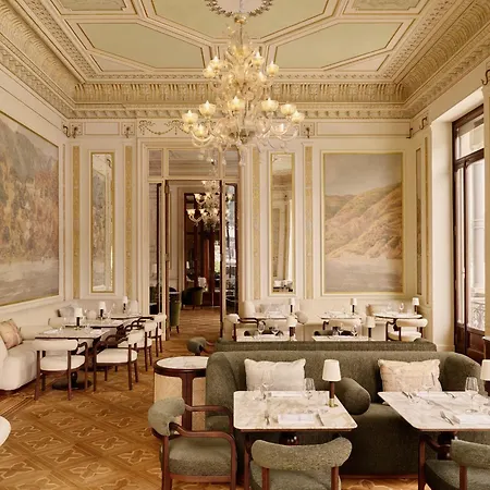 Mandarin Oriental, Di Hotell